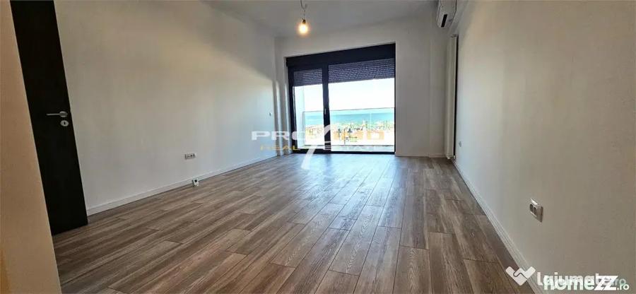 Apartament cu 3 camere decomandat în Mamaia