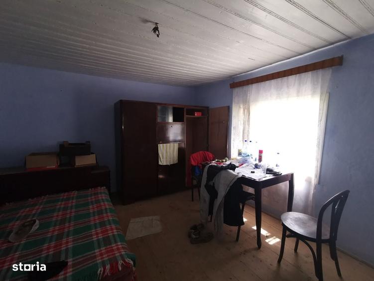 Casă cu 2 camere cu Teren 1170 Mp în Central