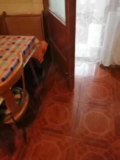 Apartament cu 4 camere decomandat în Găești