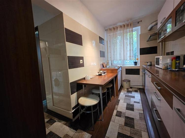 Apartament cu 2 camere decomandat, mobilat în 1 Decembrie