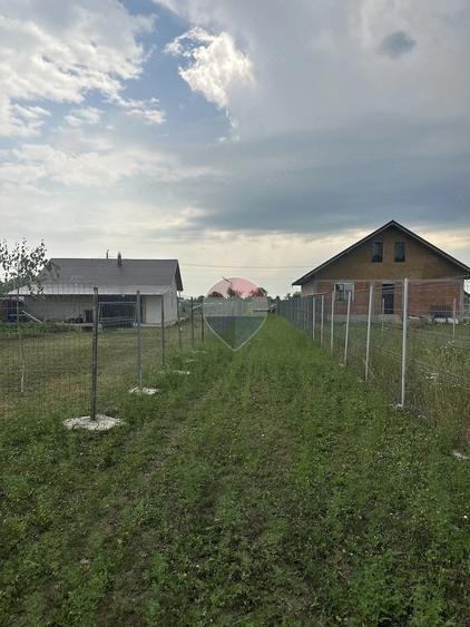 Casă cu 3 camere cu Teren 617 Mp în Slobozia (Roznov)