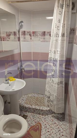 Apartament cu 2 camere semidecomandat, mobilat în Tei