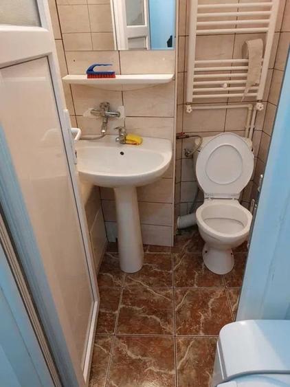 Apartament cu 2 camere semidecomandat, mobilat în Tătărași