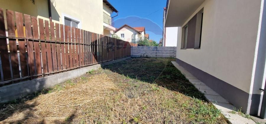 Apartament cu 2 camere semidecomandat în Florești
