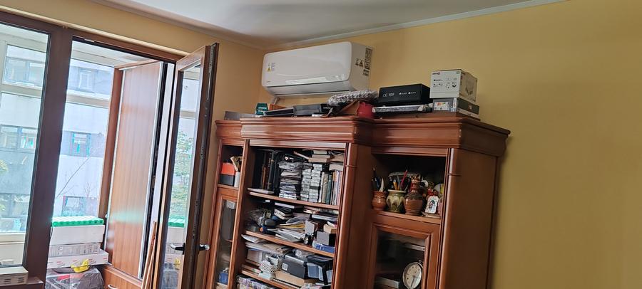Apartament cu 2 camere semidecomandat în Olteniței