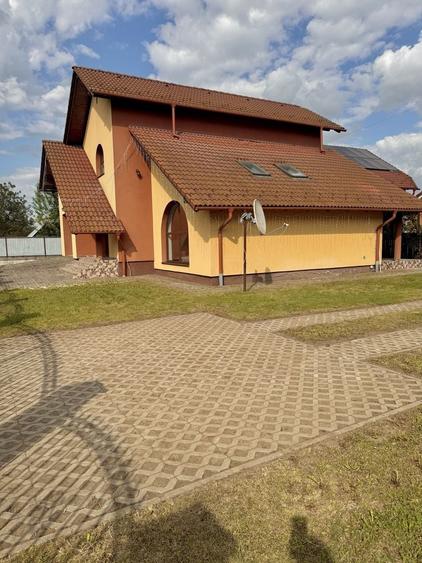Casă cu 4 camere în Central