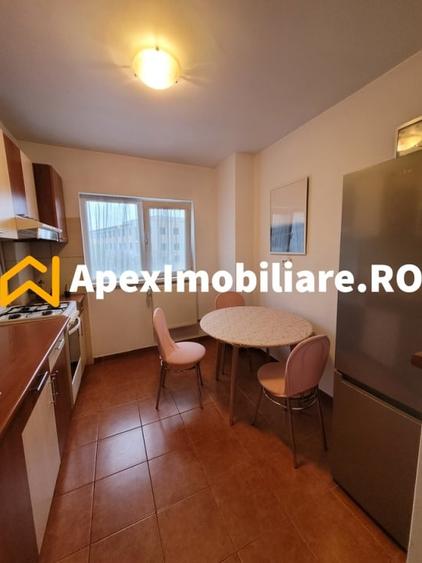 Apartament cu 2 camere semidecomandat, mobilat în Panduri