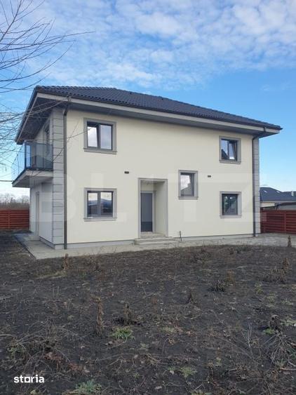 Casă cu 5 camere cu Teren 474 Mp în Jucu
