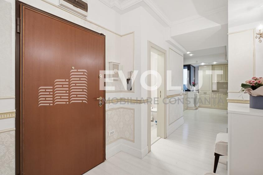 Apartament cu 3 camere decomandat, mobilat în Faleza Nord