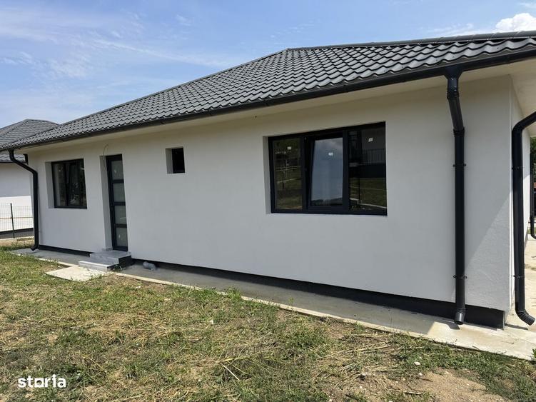 Casă cu 3 camere în Mihăești