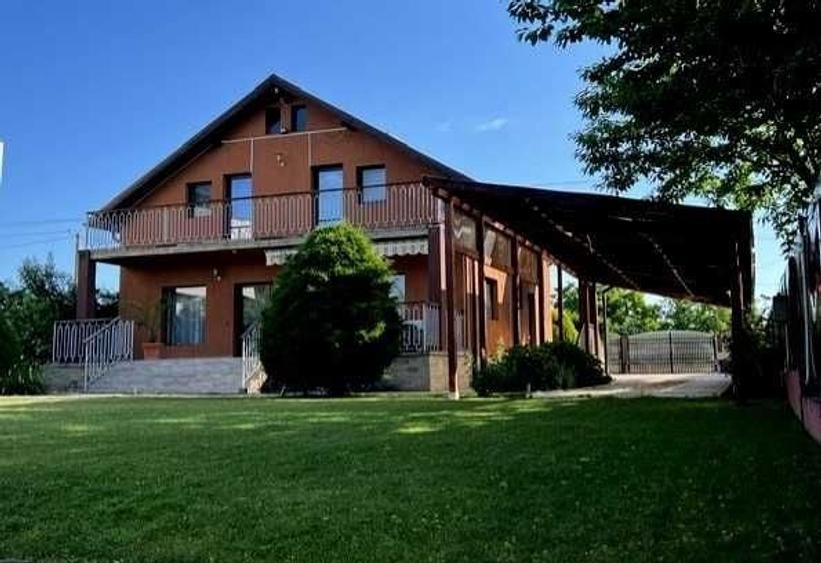 Casă cu 4 camere în Băicoi