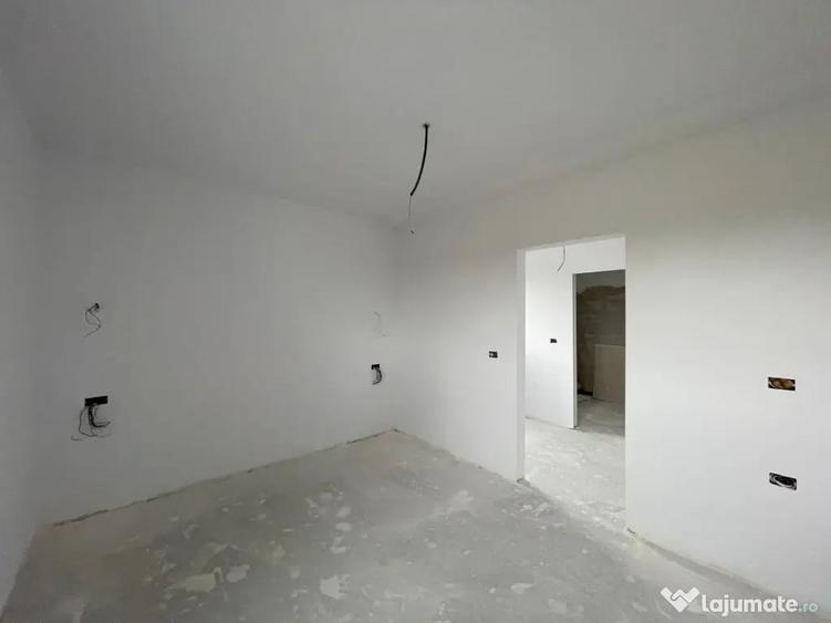 Casă cu 5 camere cu Teren 599 Mp în Giarmata
