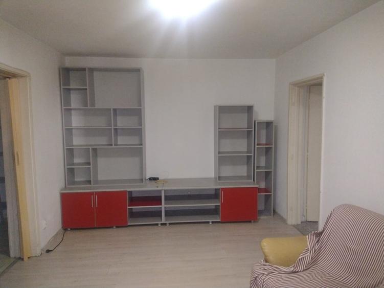 Apartament cu 2 camere semidecomandat în Basarabia