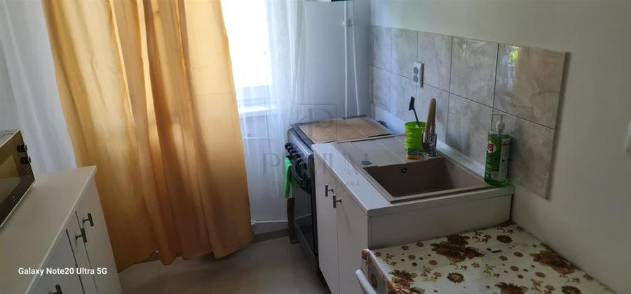 Apartament cu 3 camere semidecomandat, mobilat în Șagului