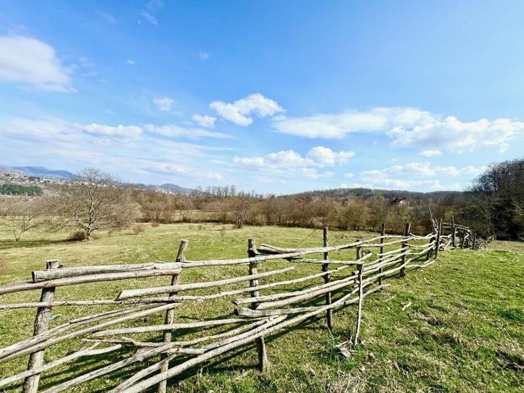 Teren Construcții intravilan de 8200 mp, în Câmpina