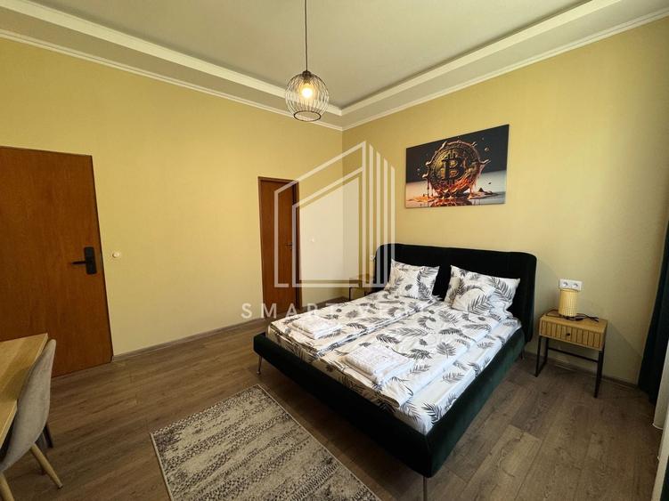 Casă individuală cu 8 camere cu Canalizare în Central