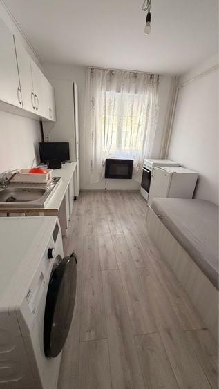Garsonieră decomandată în Central