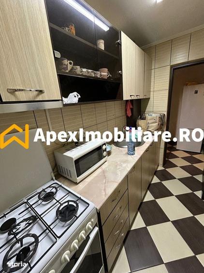 Apartament cu 2 camere decomandat în Valea Oltului