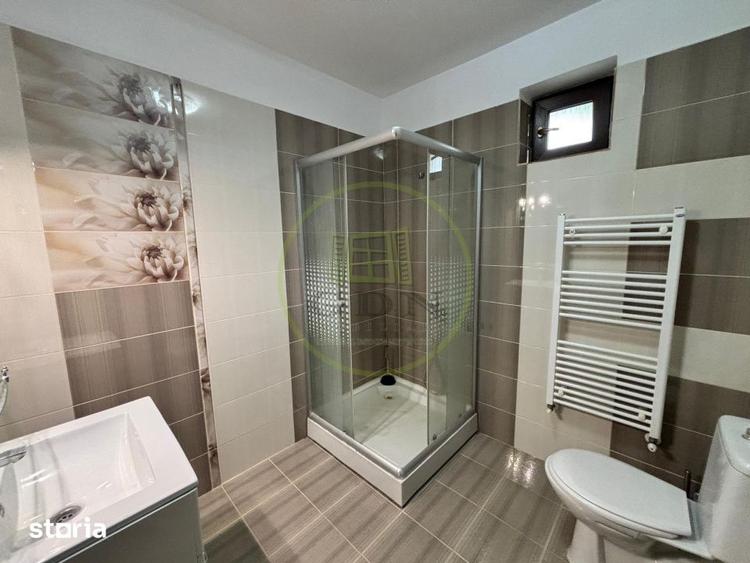 Casă cu 5 camere decomandat cu Teren 500 Mp în Central