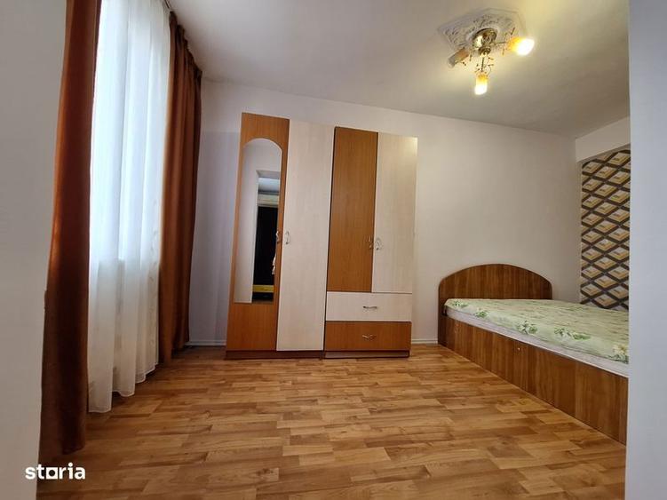 Garsonieră decomandată în