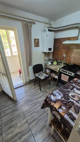 Apartament cu 3 camere în Cetate