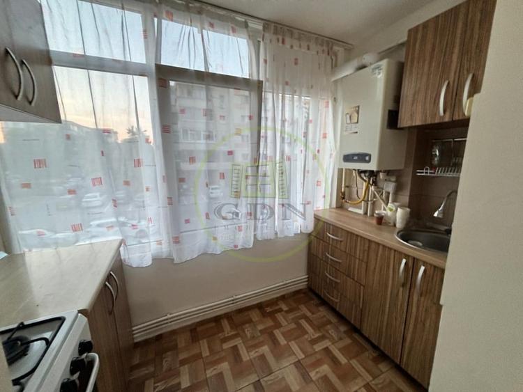 Apartament cu 2 camere decomandat, mobilat în Lăpuș Argeș