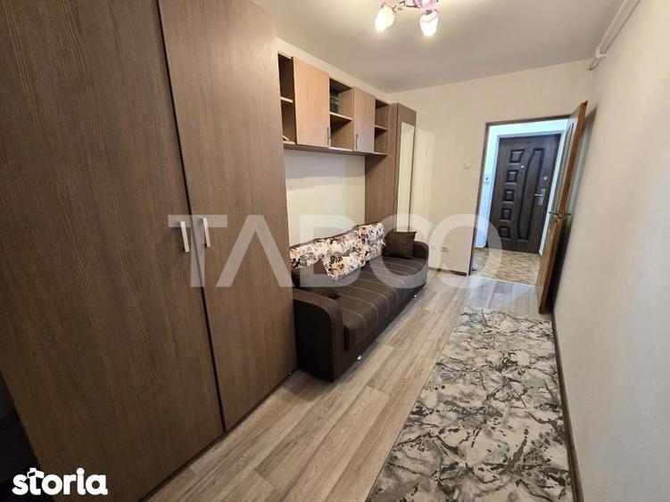 Apartament cu 3 camere semidecomandat, mobilat în Țiglari