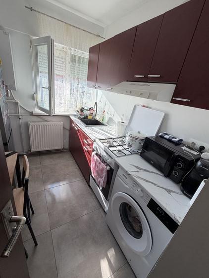 Apartament cu 3 camere semidecomandat în Ultracentral
