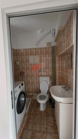 Casă cu 4 camere cu Teren 30 Mp în Universitate