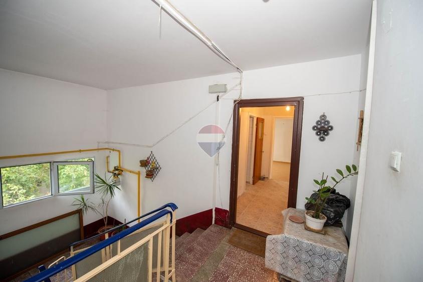 Apartament cu 3 camere decomandat în Politehnica