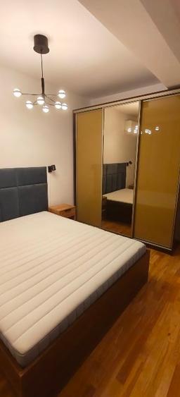 Apartament cu 2 camere semidecomandat, mobilat în Băneasa
