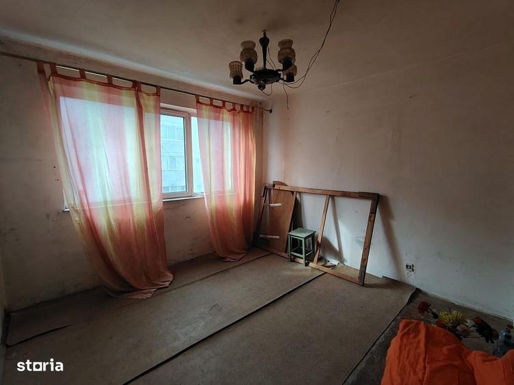 Apartament cu 2 camere semidecomandat în Micro 11
