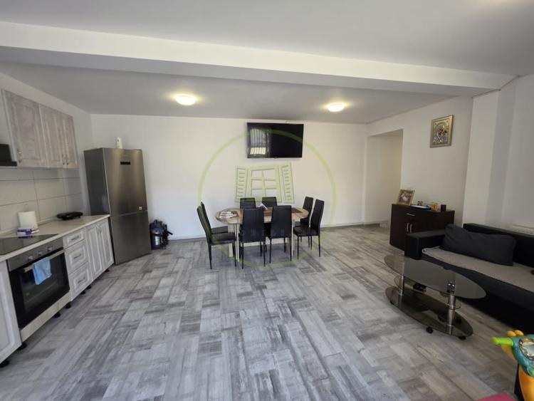 Casă individuală cu 5 camere cu Canalizare în Turnișor