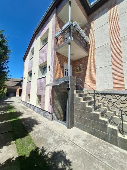 Duplex cu 6 camere cu Garaj în Aradul Nou