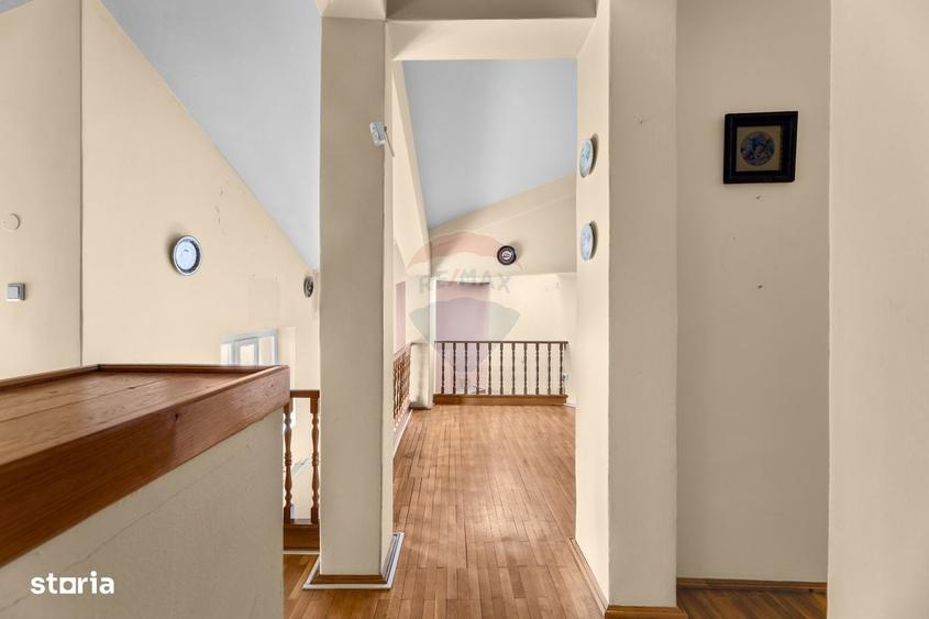 Casă cu 3 camere cu Teren 320 Mp în Central