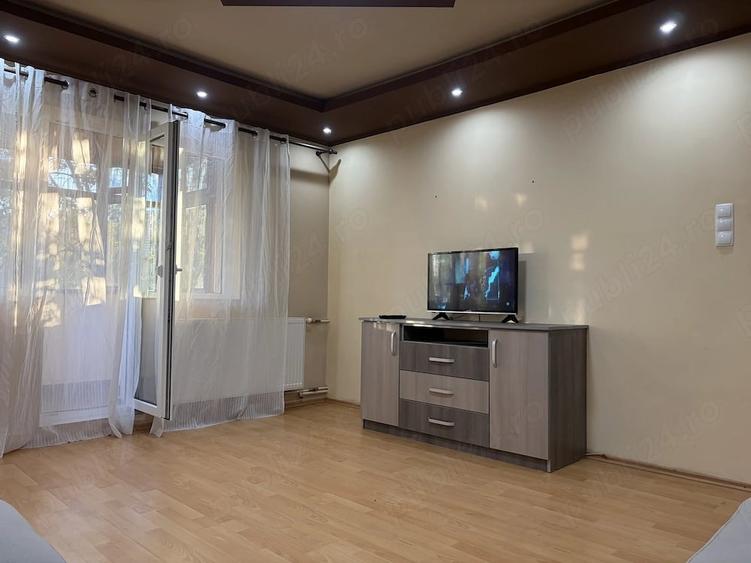 Apartament cu 3 camere decomandat în Rogerius