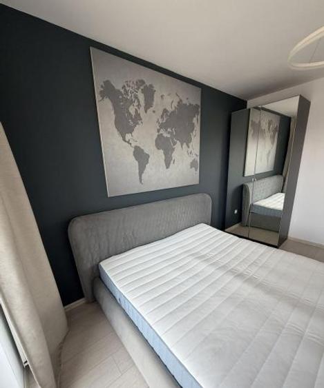 Apartament cu 3 camere decomandat, mobilat în Romană