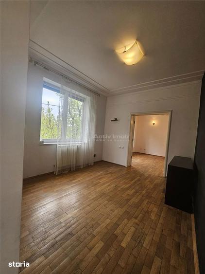 Casă cu 5 camere cu Teren 80 Mp în Victoriei
