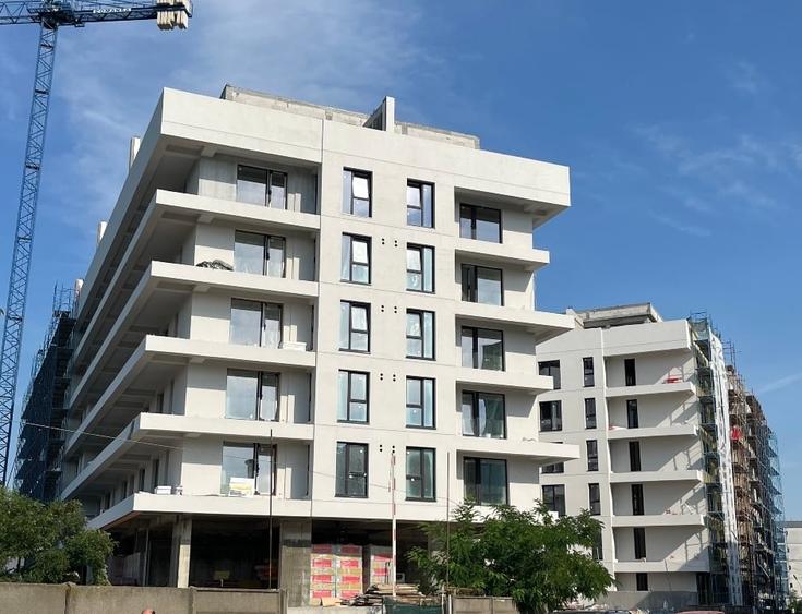 Apartament cu 3 camere decomandat în Mihai Bravu