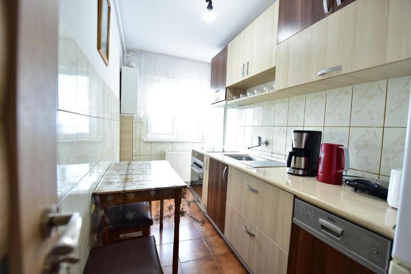 Apartament cu 2 camere decomandat, mobilat în Vasile Aaron