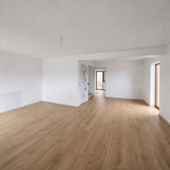 Apartament cu 3 camere decomandat în Cetate