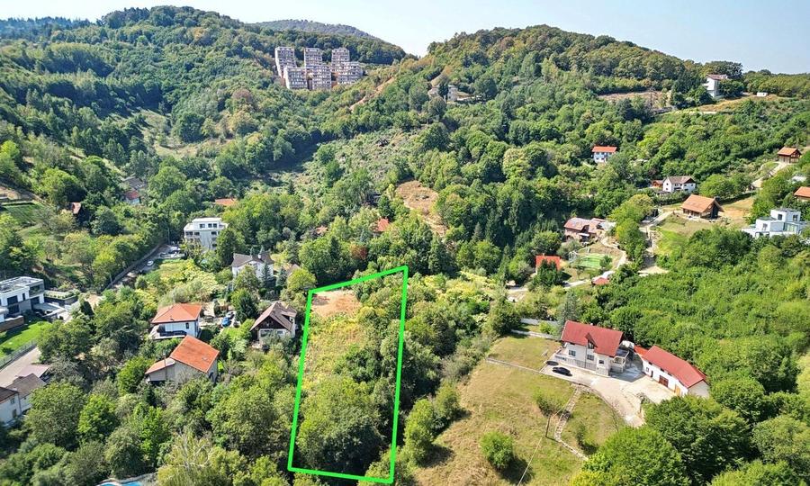 Teren Construcții intravilan de 2300 mp, în Schei
