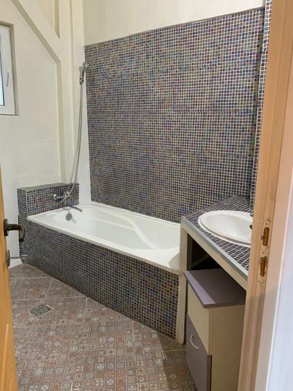 Apartament cu 3 camere decomandat, mobilat în Dacia