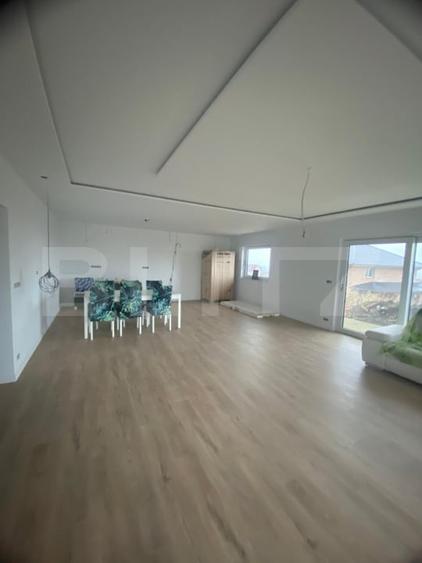 Casă individuală cu 5 camere cu Teren 963 Mp în Bosanci