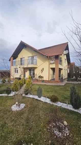 Casă individuală cu 5 camere cu Canalizare în Rulmentul