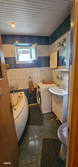 Apartament cu 3 camere decomandat în Sud