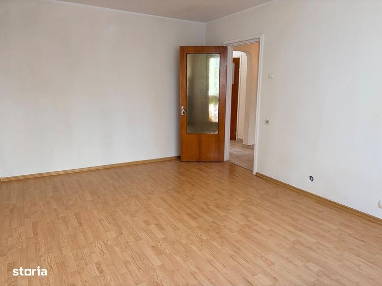 Apartament cu 3 camere decomandat în Politehnica