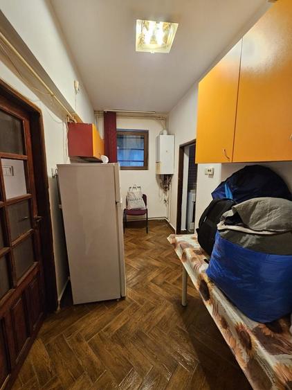 Apartament cu 3 camere decomandat în Tineretului