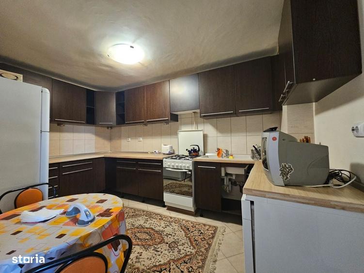 Apartament cu 4 camere decomandat în Decebal