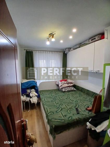 Apartament cu 3 camere semidecomandat în Vest